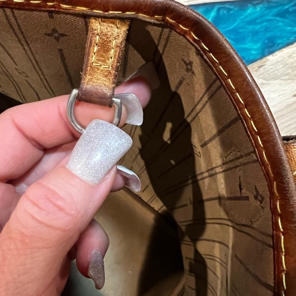 Authentic Louis Vuitton Neverfull MM - Picture 10 of 16